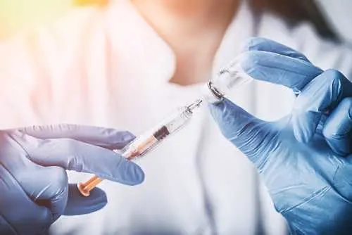 Започва ваксинирането на хората, записали се в онлайн регистъра