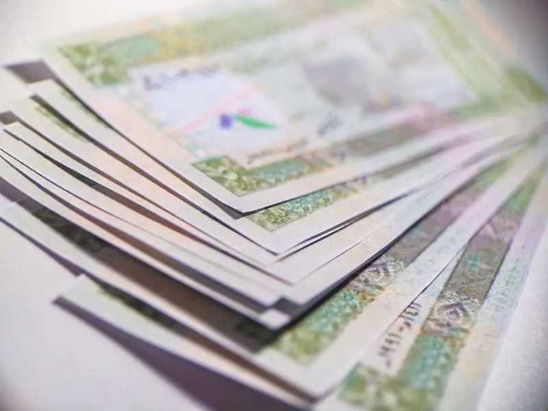 Сирийската лира се обезцени на 100% спрямо долара