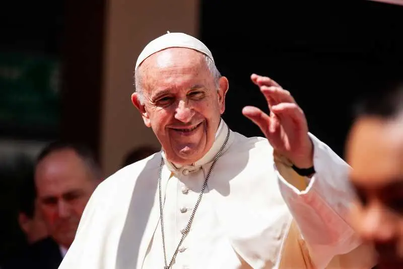 Папа Франциск забрани на кардиналите да приемат скъпи подаръци