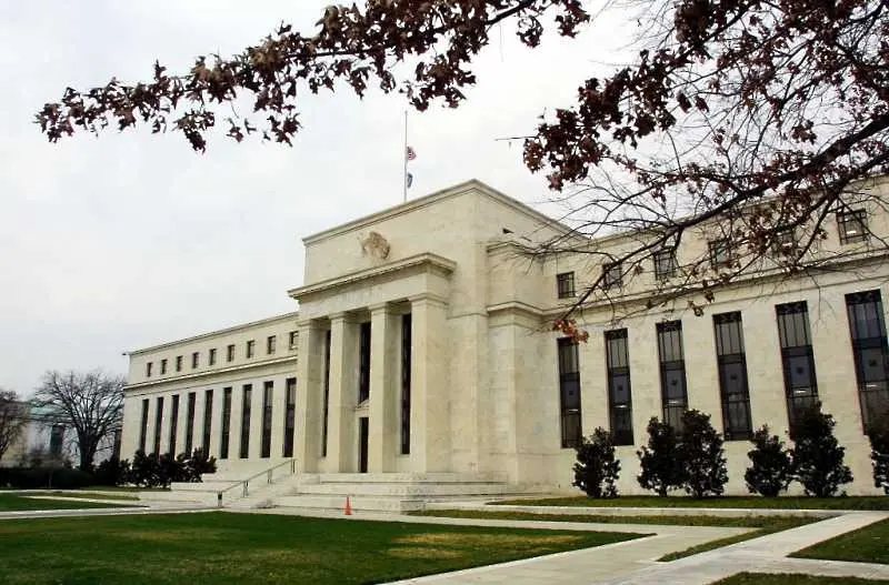 Федералният резерв на САЩ остави паричната си политика без промяна