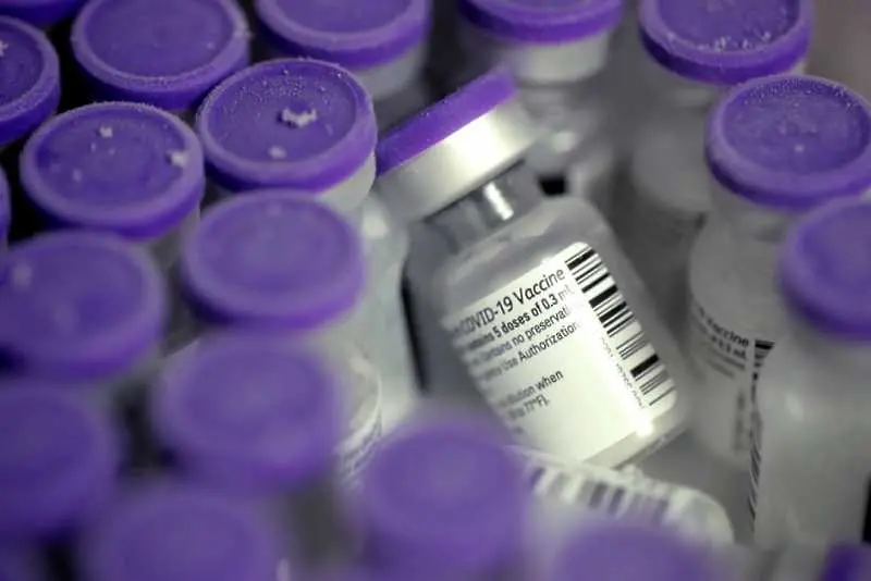 ЕС се споразумя с Pfizer за още до 1,8 млрд. дози от covid-ваксината