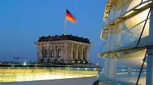 Германска министърка подаде оставка след обвинения в плагиатство