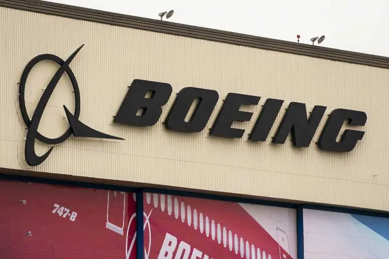 САЩ проверяват за нова повреда при Boeing 737