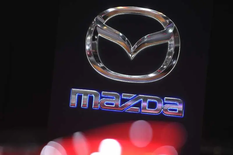 Недостигът на чипове засяга 100 хил. коли на Mazda