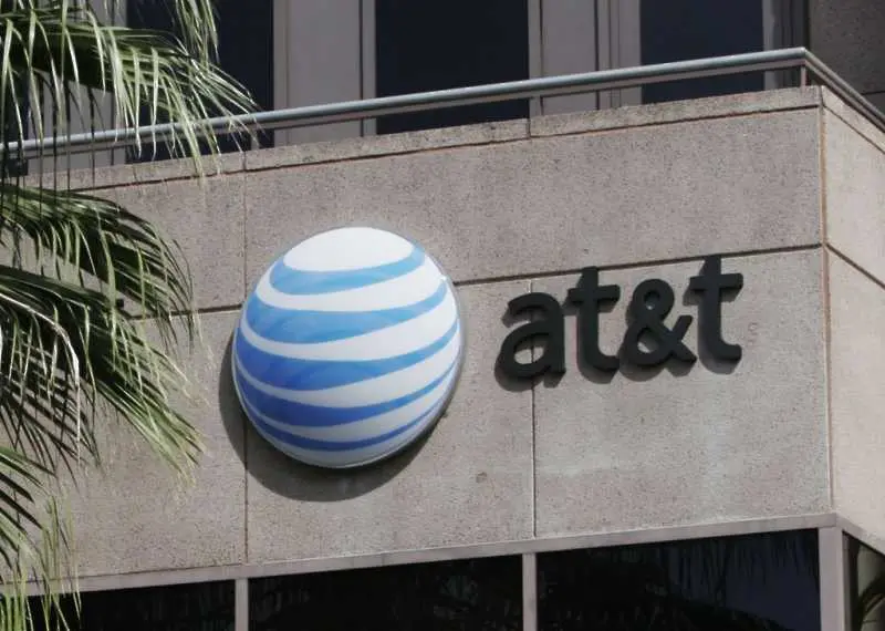 AT&T иска да създаде нов медиен гигант