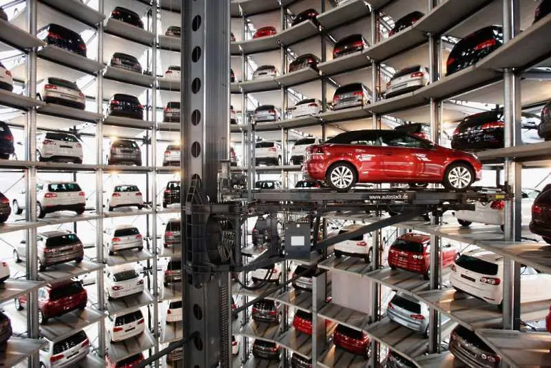 Продажбите на нови коли в България отскочиха с 76% ръст