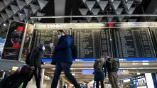 Европейските авиокомпании и летища предупреждават за хаос и опашки заради ковид сертификатите