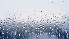Времето: Облачно, с валежи и гръмотевици