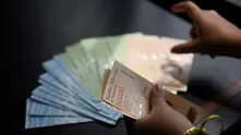 Венецуела се готви да премахне шест нули от валутата си