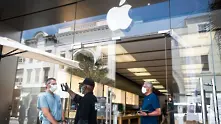 Apple отлага връщането в офисите