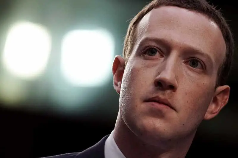 Марк Зукърбърг очаква Facebook да стане „компания метаверсия“