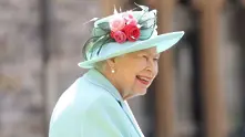 Кралица Елизабет II награди Националната здравна служба