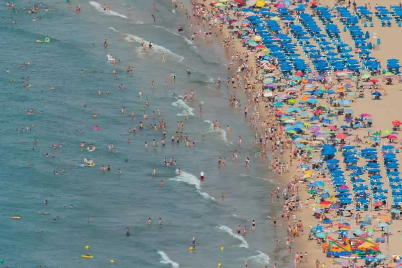 Общо на 11 плажа чадърите и шезлонгите ще са безплатни това лято