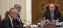 Радев свика работна среща с министри за мерки при нова COVID-вълна