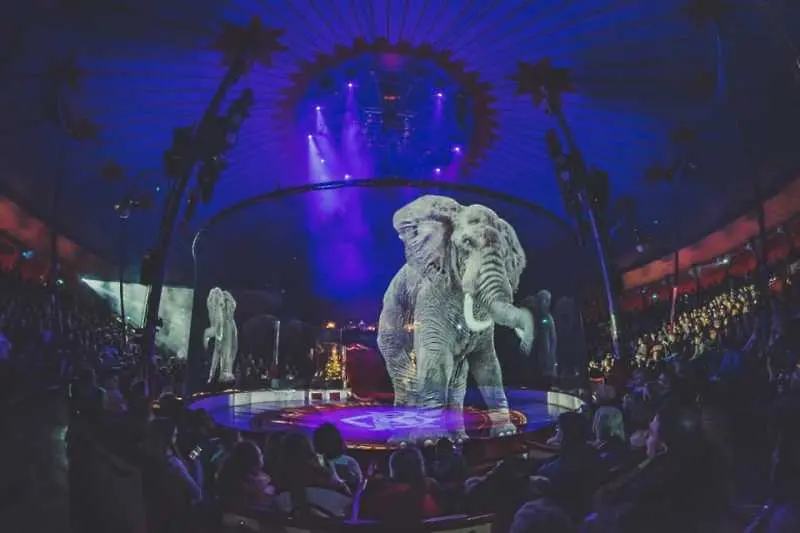 Цирк използва холограми вместо истински животни