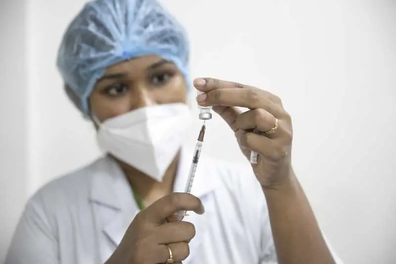 Нов рекорд: Индия ваксинира 8.8 млн. души за едно денонощие