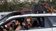 Талибаните навлизат в столицата на Афганистан, гражданите се евакуират