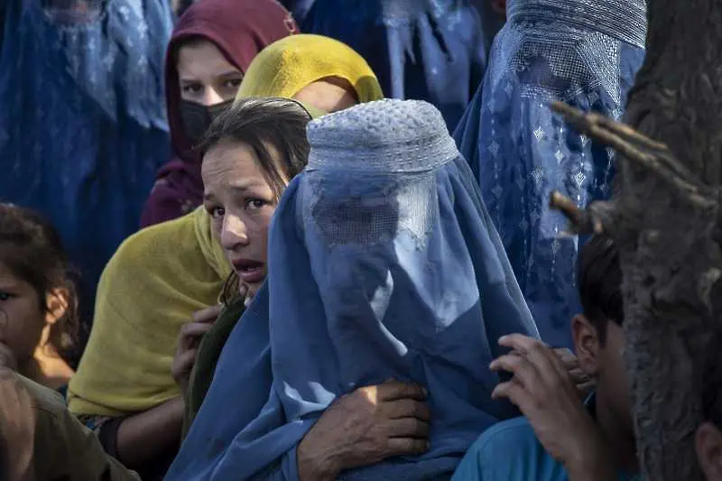 „Помислих, че ще умра“: Разказът на една студентка от летището в Кабул