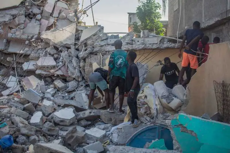 Близо 1300 станаха жертвите от земетресението в Хаити