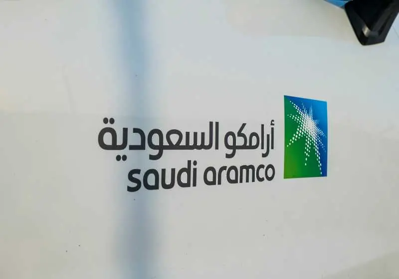 Saudi Aramco иска дял от фирма на най-богатия индиец