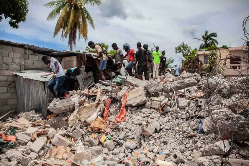 Над 2200 вече са жертвите на земетресението в Хаити