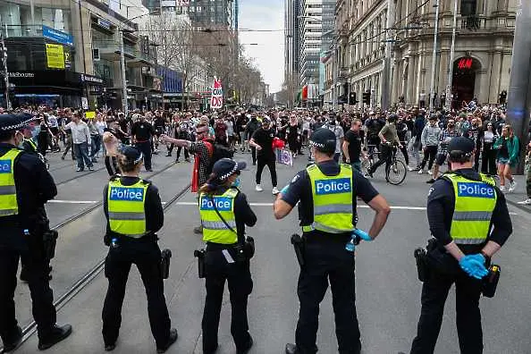 Над 260 души арестувани по време на протести в Австралия срещу карантината