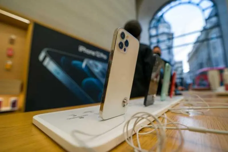 Apple прави извънреден ъпдейт на iPhone заради уязвимост