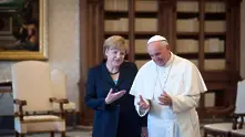 Меркел на частна аудиенция при папата идната седмица