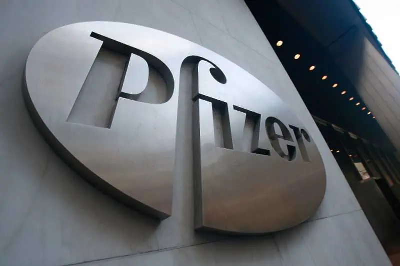 В САЩ одобриха трета доза от ваксината на Pfizer за възрастни над 65 г.