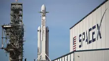 SpaceX изпраща първи цивилни в Космоса тази седмица