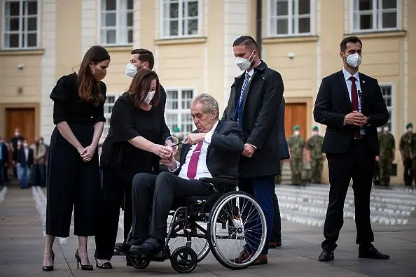 Чешкият президент Милош Земан приет по спешност в болница