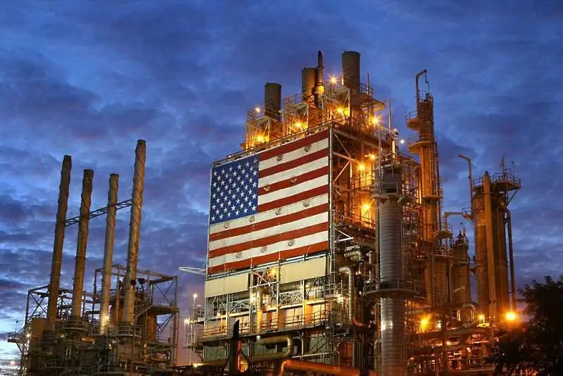 Петролът поскъпна на фона на понижението на запасите от бензин и дестилати в САЩ
