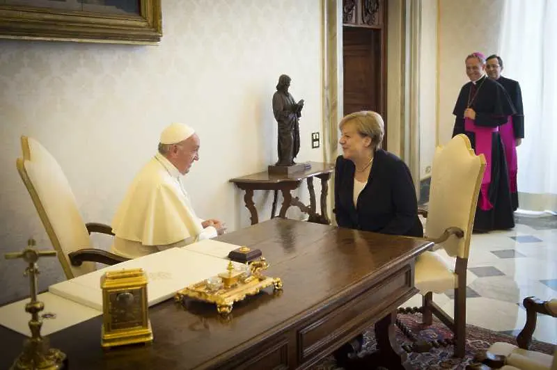 Меркел на прощална визита при папа Франциск
