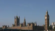 Доклад на британския парламент: Правителството много се е забавило с въвеждането на локдаун
