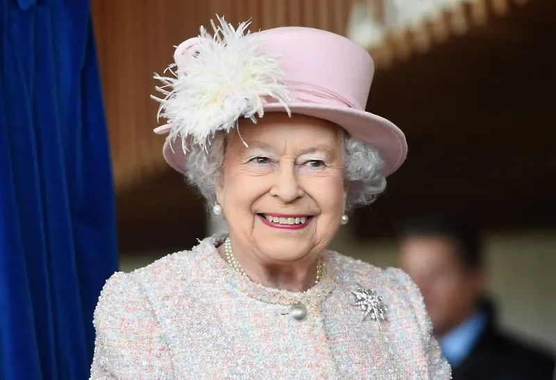 Британската кралица приета за кратко в болница