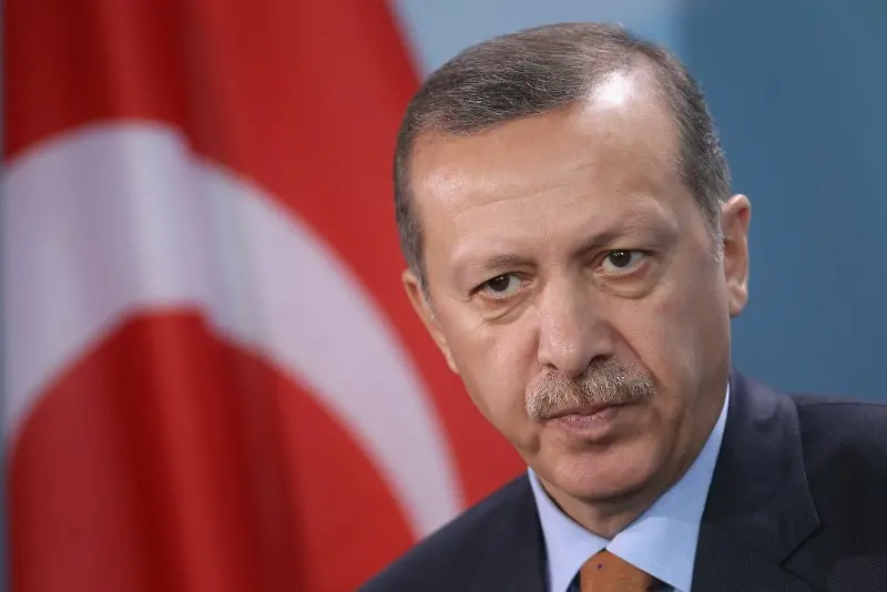 Турция разследва туитове с твърдения, че Ердоган е починал