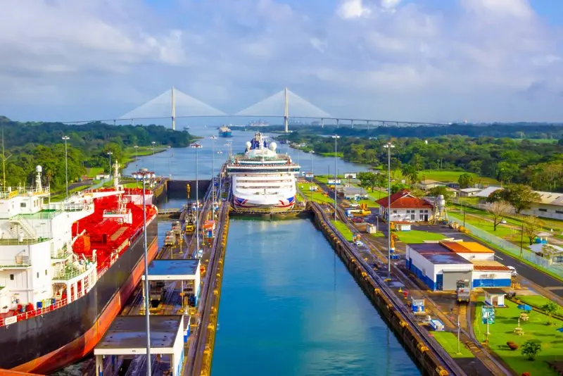 Панамският канал постави нов рекорд в превоза на товари
