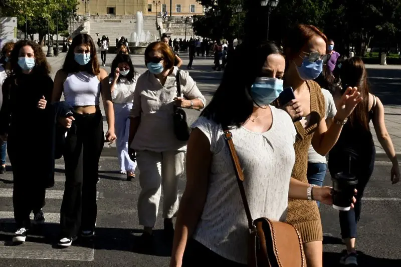 Гърция въвежда нови ограничения за неваксинираните