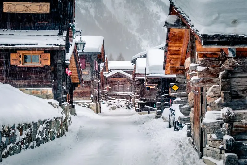 Все по-търсени стават жилищата в известни ски курорти по света