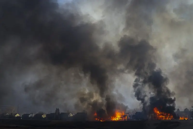 Десетки хиляди са евакуирани заради пожари в Колорадо