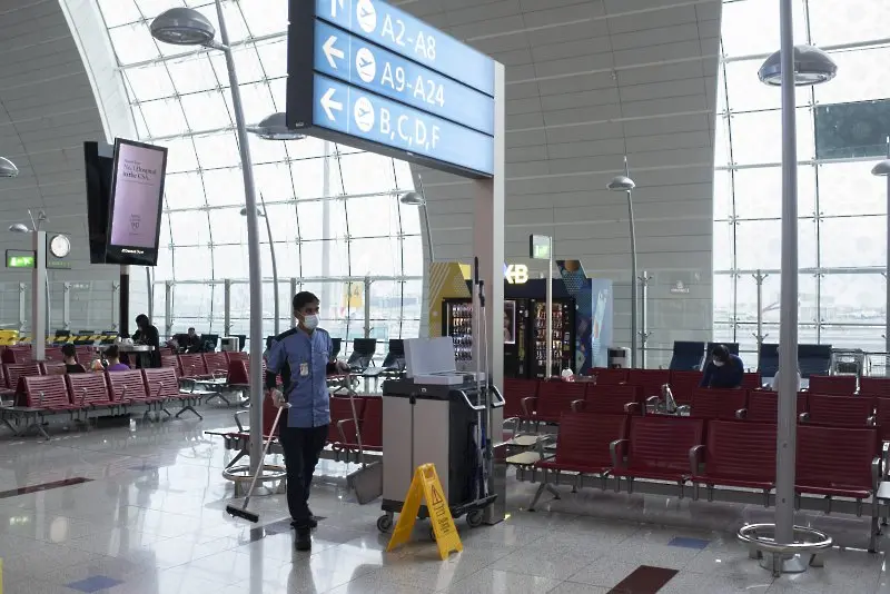 ОАЕ забраняват на неваксинираните да пътуват в чужбина