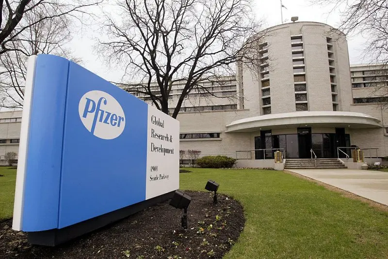 От Pfizer очакват COVID-19 да стане ендемичен през 2024 г. 