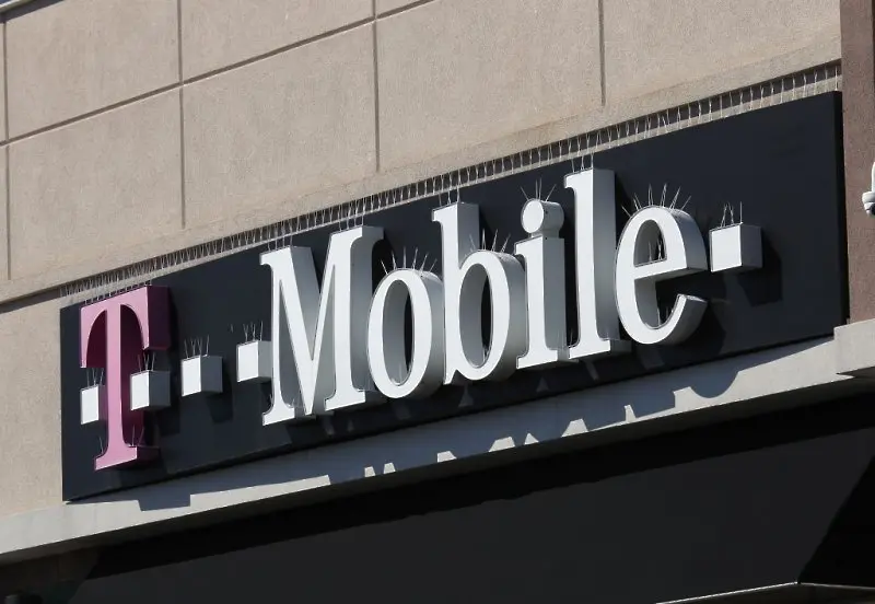 Американската T-Mobile ще освободи служители без ваксина