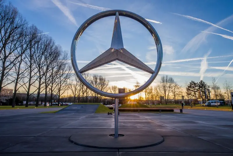 Daimler става Mercedes-Benz Group