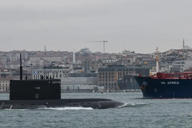 Киев иска Турция да затвори Босфор и Дарданели за руски военни кораби
