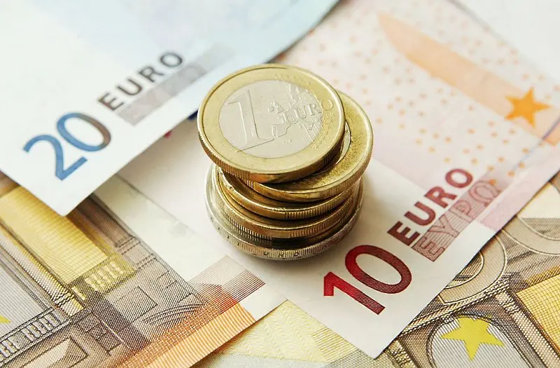 Еврото се разменя за 1,1275 долара