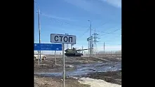 Руски танкове достигнаха Харков. Украйна съобщи за пленени руски войници