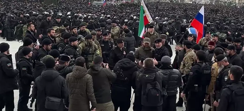 70 000 чеченци били в готовност да тръгнат към Украйна. Кадиров съветва Зеленски да се извини на Путин