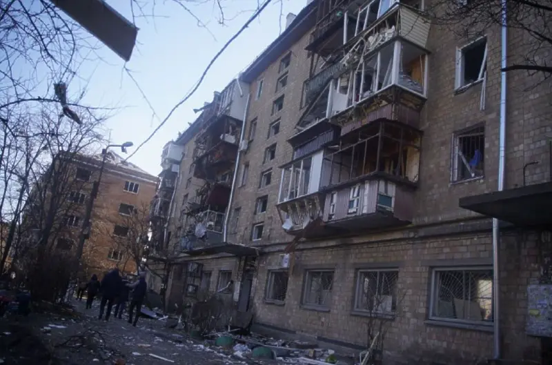 Ракетни удари по Лвов и 9 хуманитарни коридора в Украйна днес (обобщение)