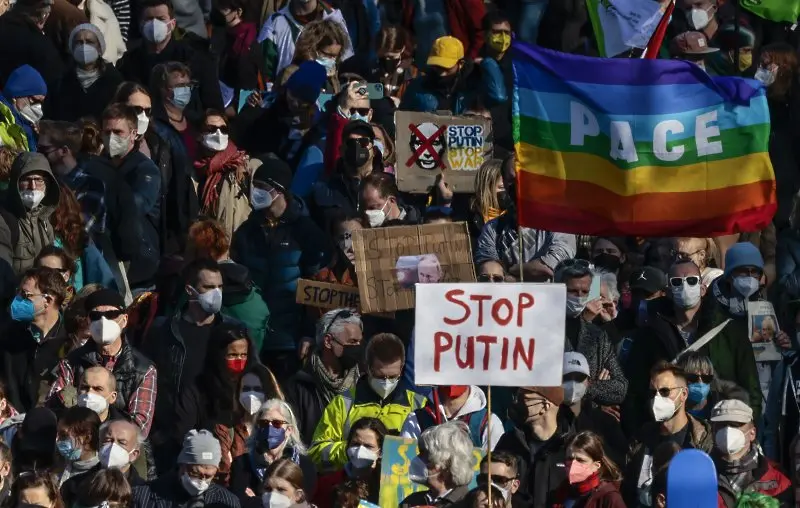 Десетки хиляди излязоха на антивоенен протест в Берлин